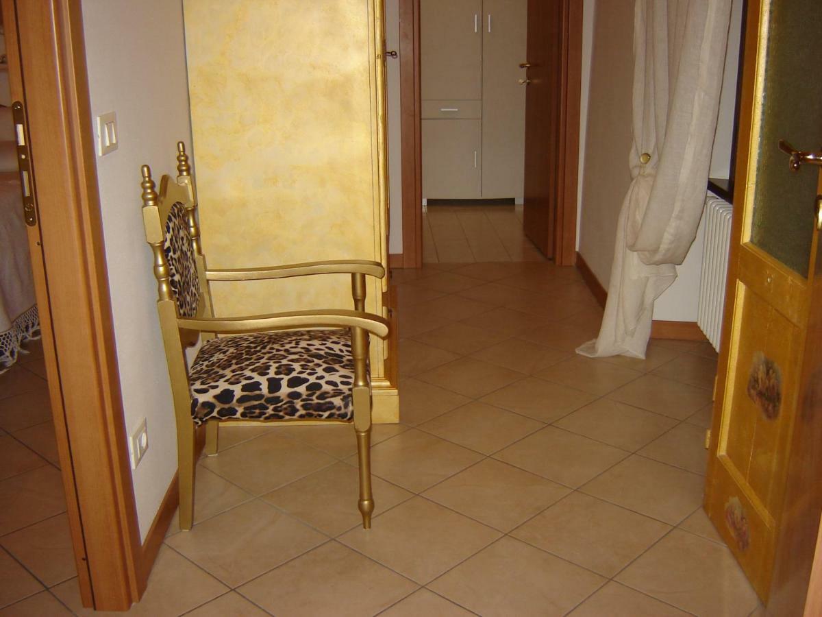 גאוורדו Casa Del Sole Appartamento N° 2 White And Gold Room מראה חיצוני תמונה