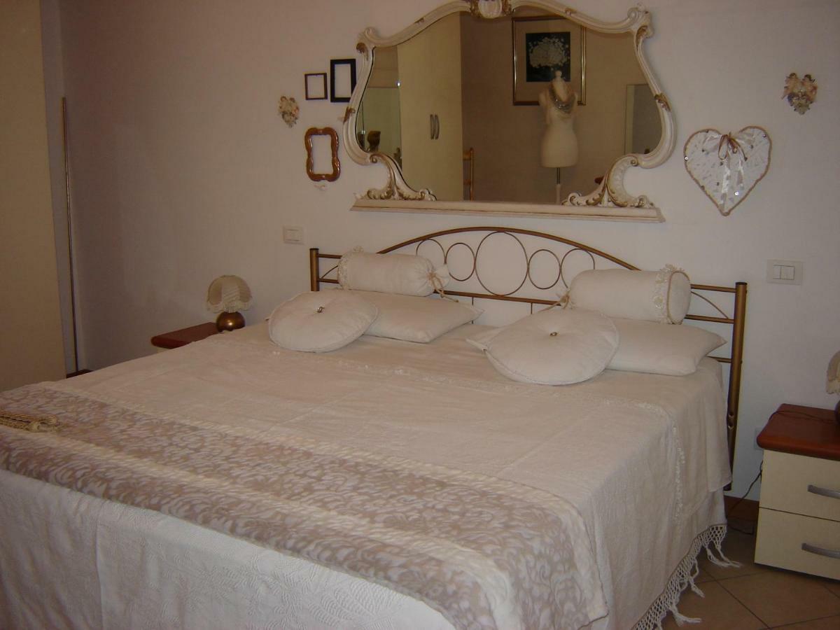 גאוורדו Casa Del Sole Appartamento N° 2 White And Gold Room מראה חיצוני תמונה