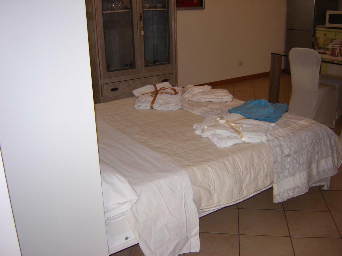 גאוורדו Casa Del Sole Appartamento N° 2 White And Gold Room מראה חיצוני תמונה