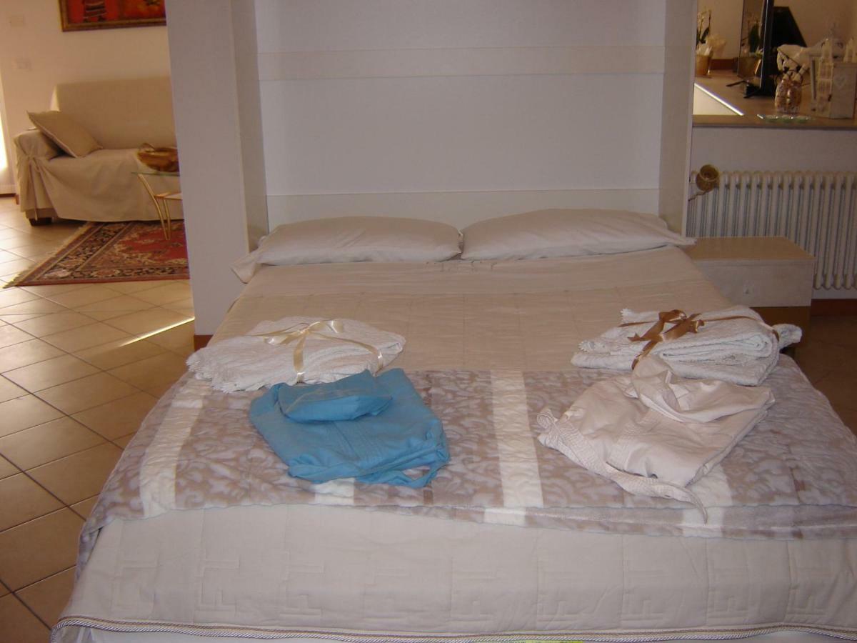 גאוורדו Casa Del Sole Appartamento N° 2 White And Gold Room מראה חיצוני תמונה