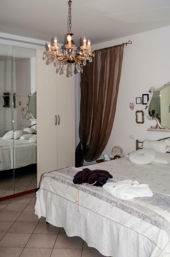 גאוורדו Casa Del Sole Appartamento N° 2 White And Gold Room מראה חיצוני תמונה